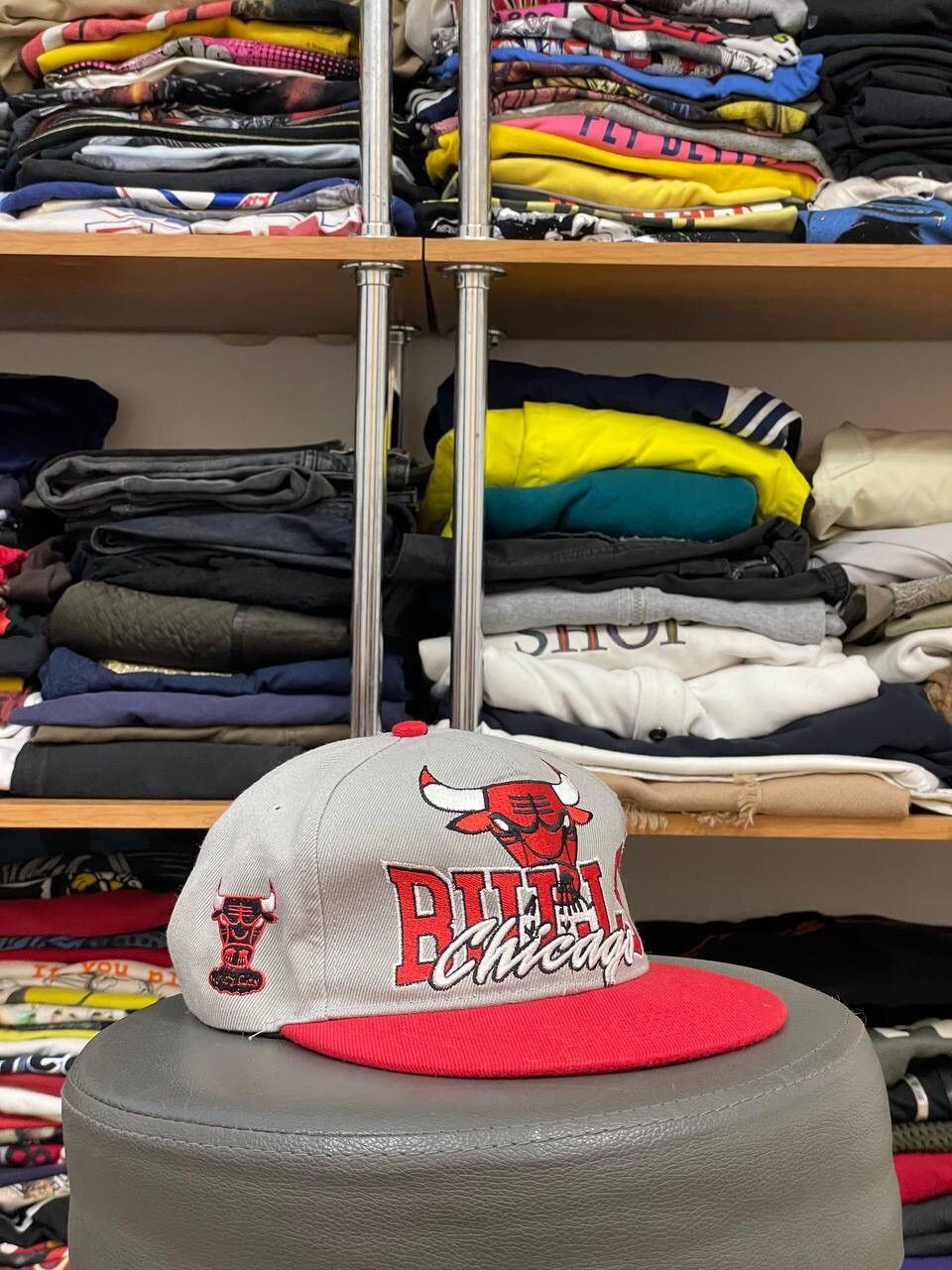 NBA × Vintage Chicago Bulls Vintage NBA Snap Back Cap Hat Size ONE SIZE - 1 Thumbnail