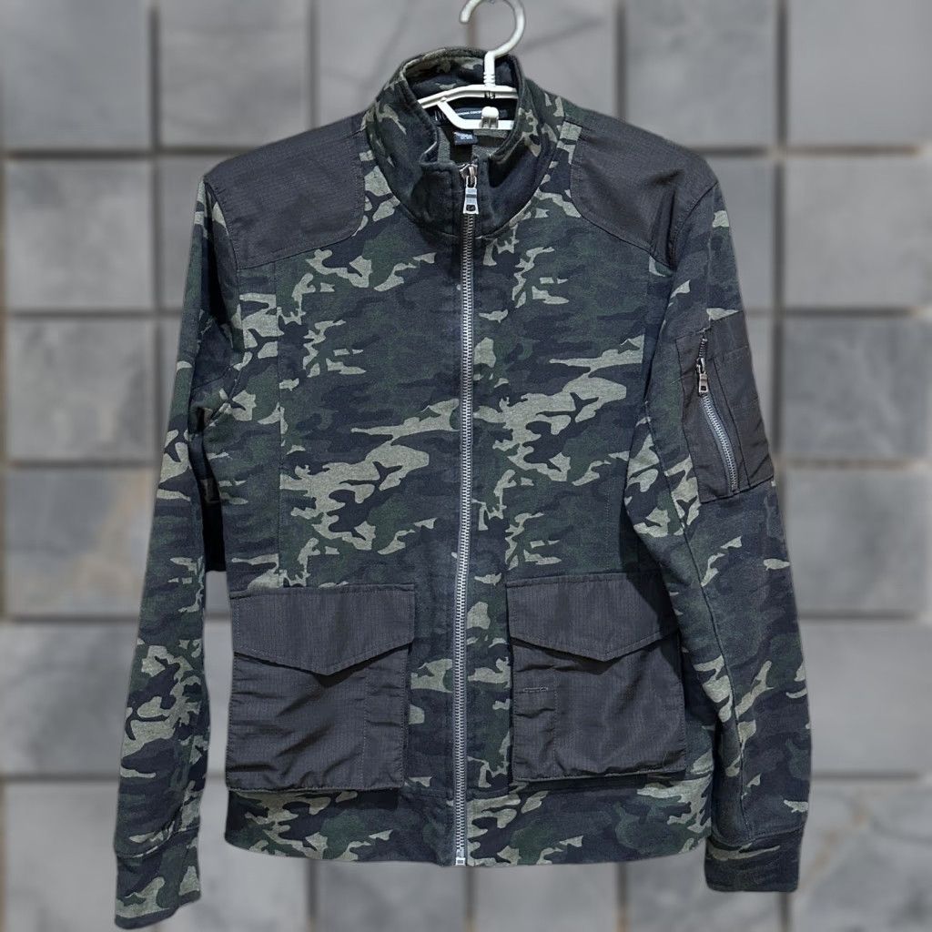 Vintage VINTAGE INC International Concepts Utility Jacket Camouflage Green Cotton Streetwear Jacket Ladies L Long Sleeve Zip Pockets Casual Womens Size L Size L / US 10 / IT 46 - 1 Thumbnail