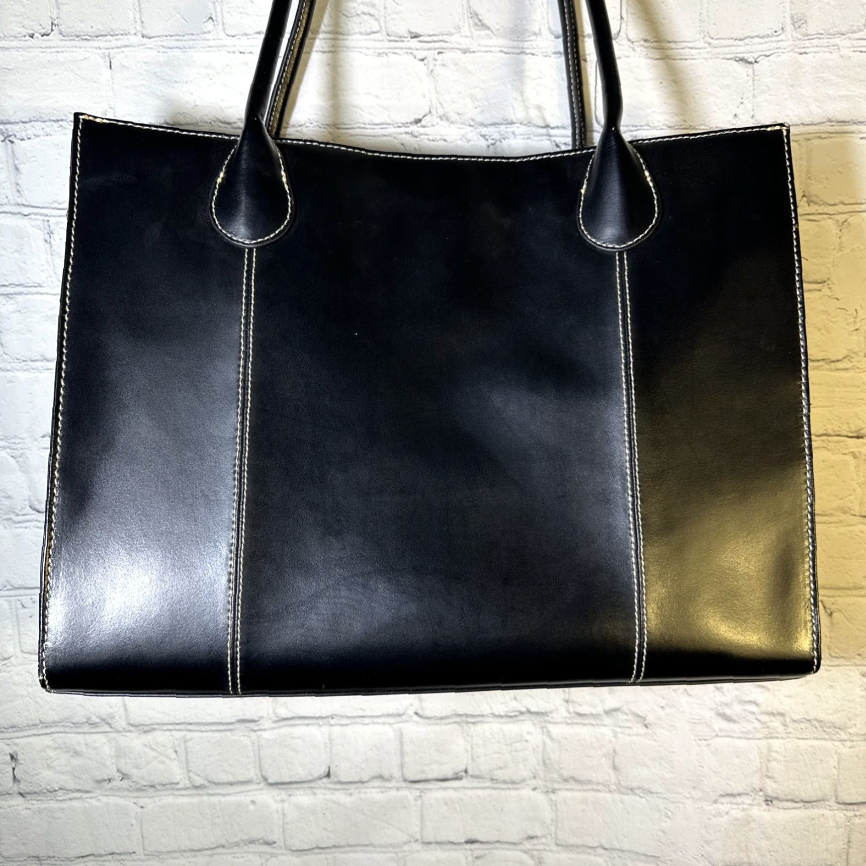 Wilson VINTAGE Wilson Leather Briefcase/Document Case Men Large Black Leather Snap Closure Adjustable Strap Inner Pockets Modern Classic Bag Size ONE SIZE - 6 Thumbnail