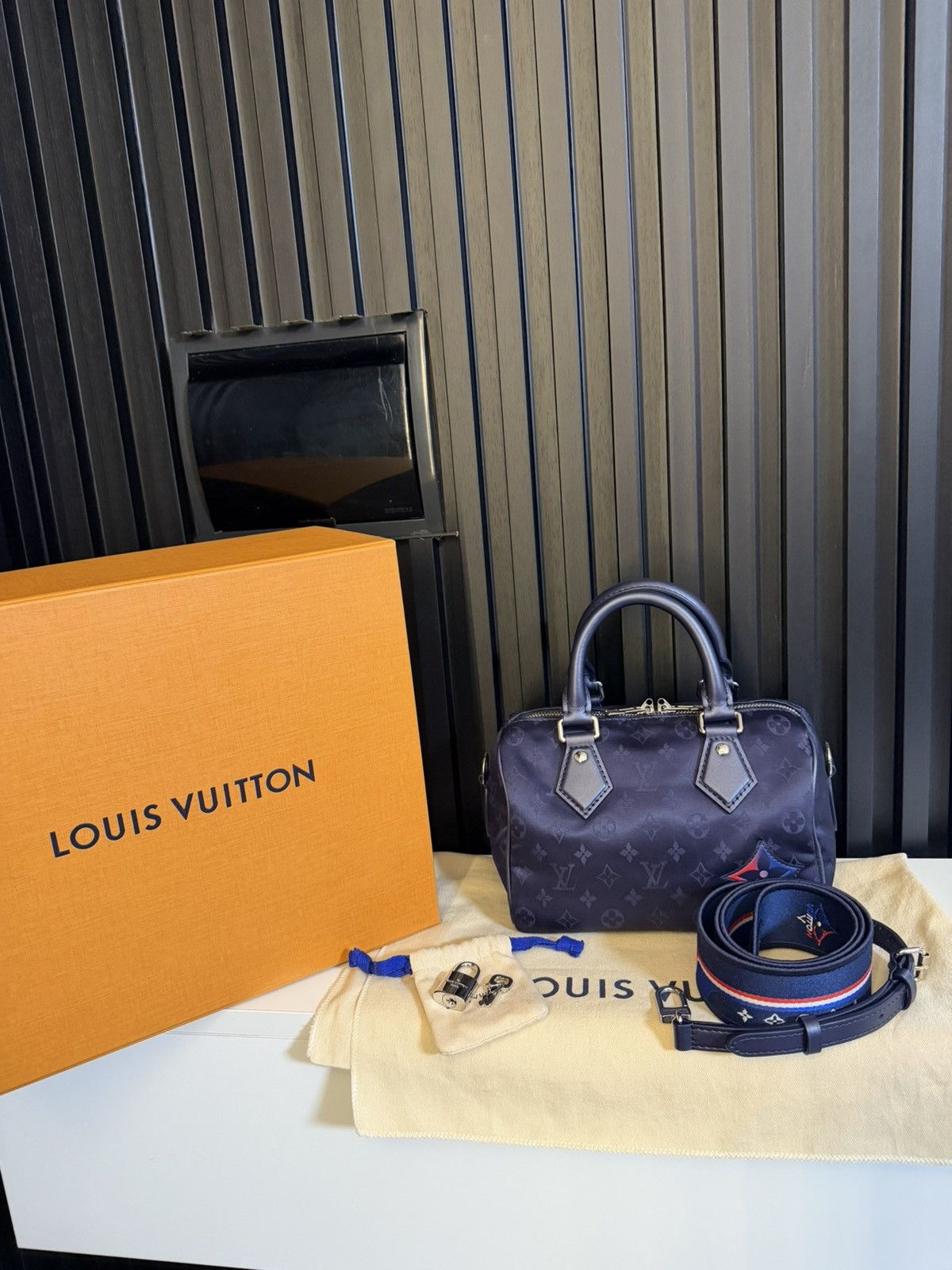Louis Vuitton louis vuitton woman bag speedy bandolier 20 blu navy M23445 Size ONE SIZE - 3 Thumbnail