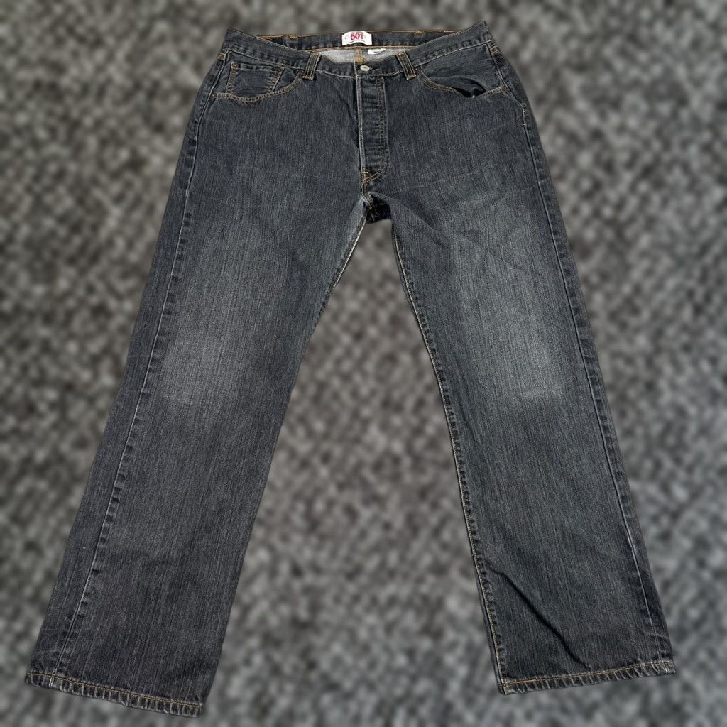Levi's VINTAGE Levi's 501 Jeans Men 36x30 Dark Denim Straight Fit USA 90s Size US 38 / EU 54 - 1 Thumbnail