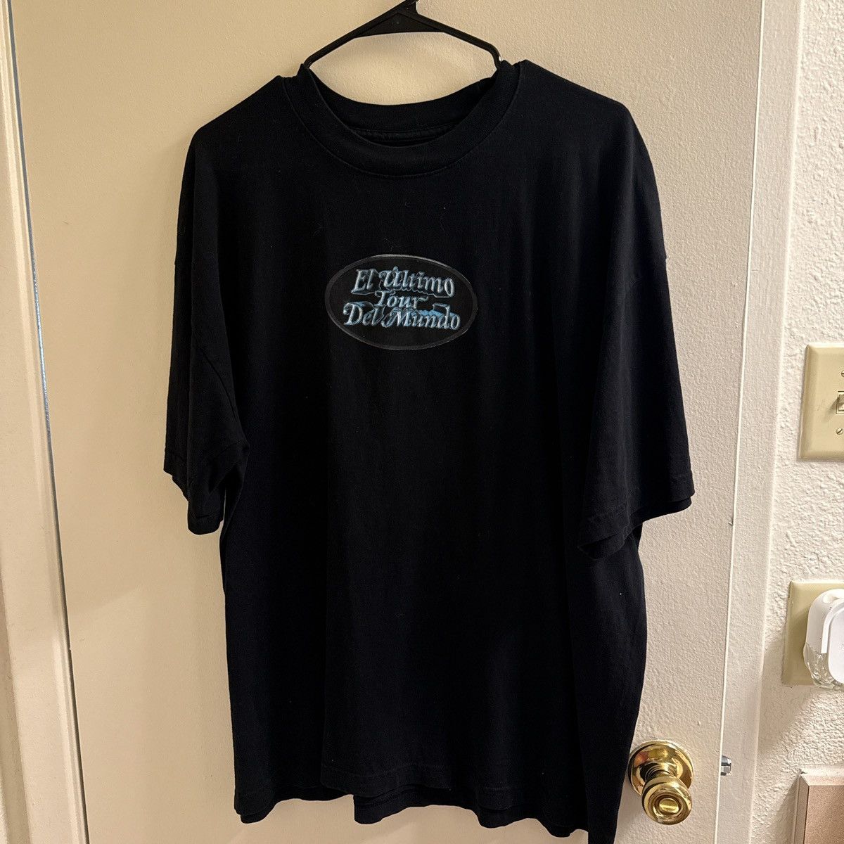 Other Bad Bunny El Ultimo Tour del Mundo Tee Size US L / EU 52-54 / 3 - 1 Thumbnail