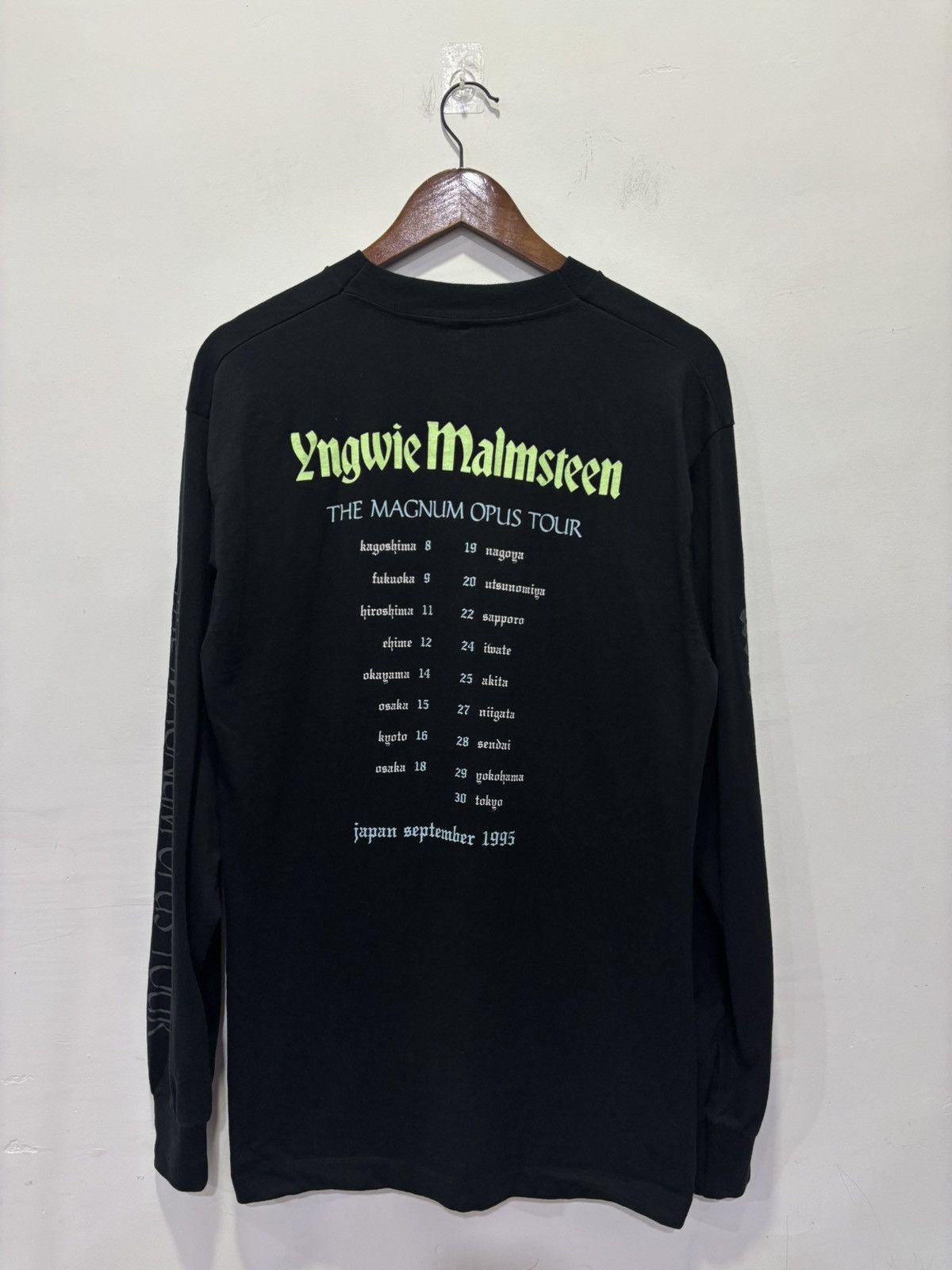 Band Tees Vintage Yngwie Malmsteen Japan 1995 Tshirt Size US L / EU 52-54 / 3 - 2 Thumbnail