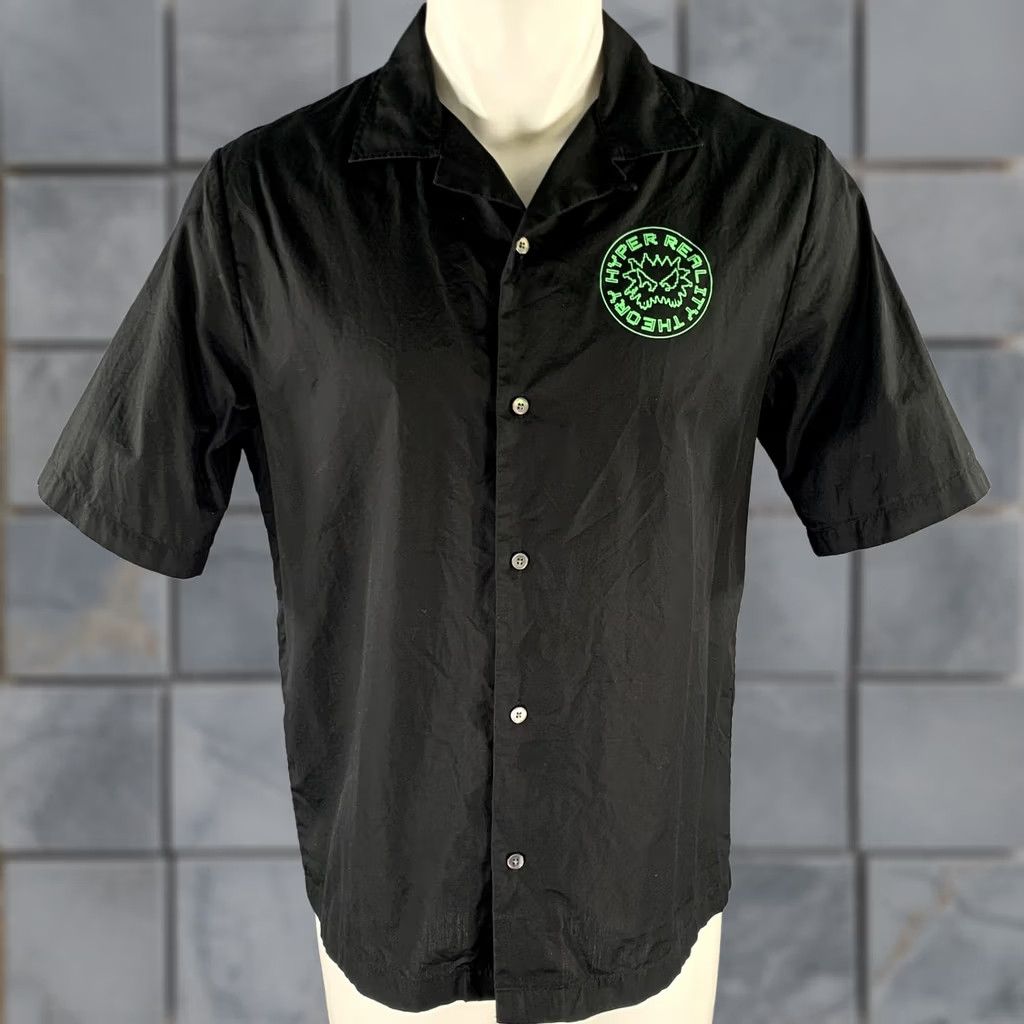 McQ Alexander McQueen MCQ by ALEXANDER MCQUEEN Size M Black Green Graphic Camp Shirt Size US M / EU 48-50 / 2 - 1 Thumbnail