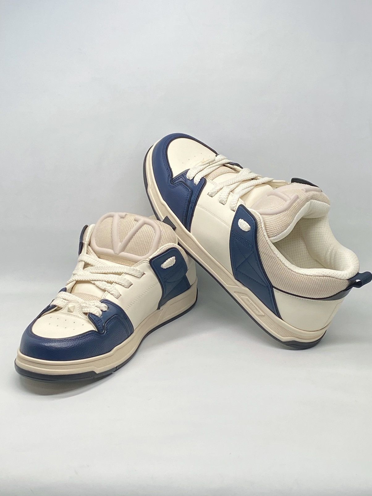 Valentino Valentino Garavani Leather Sneakers size 45/us size 12 Size US 12 / EU 45 - 6 Thumbnail