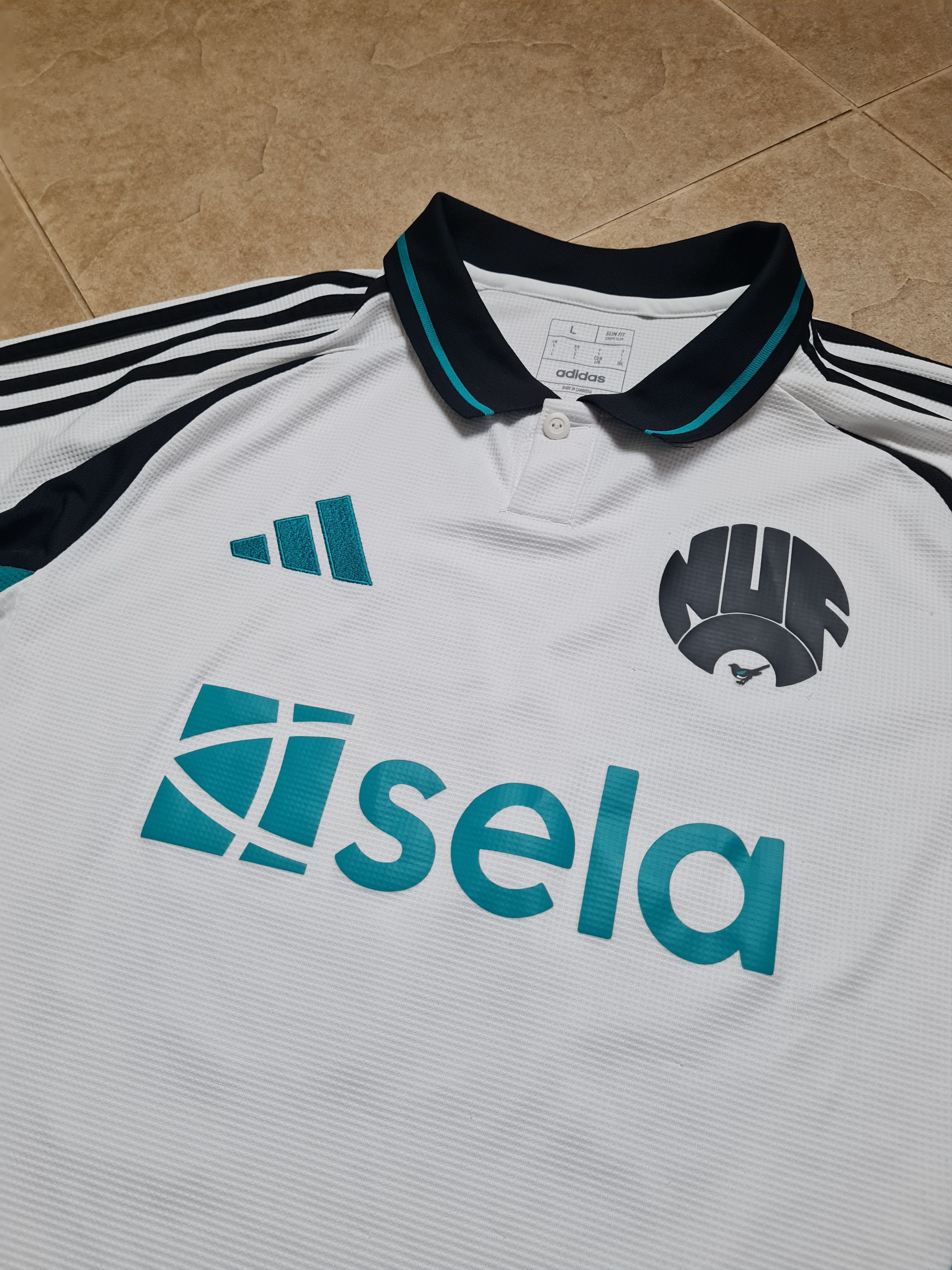Adidas Adidas Newcastle United 24/25 Third Authentic ISAK #14 Size US L / EU 52-54 / 3 - 20 Thumbnail