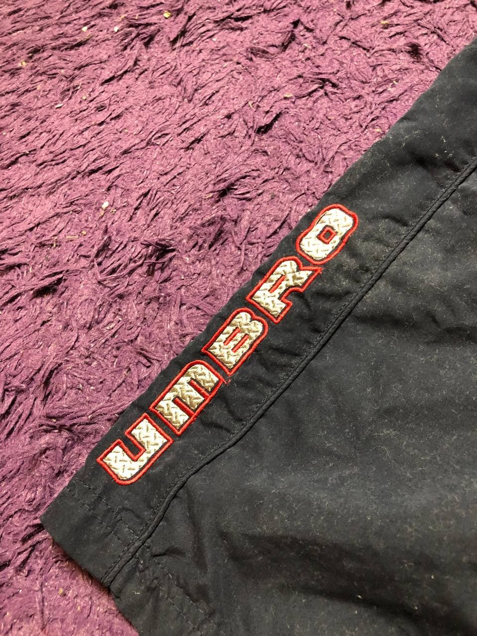 Umbro Umbro logo shorts crazy Y2K vintage streetwear Size US 36 / EU 52 - 7 Thumbnail