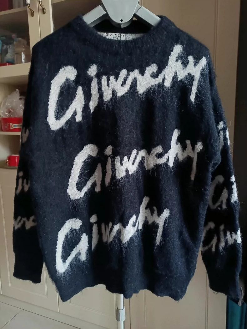 Givenchy Givenchy Knit Woolen Sweater OS Loose Fit Extra Thick Size US L / EU 52-54 / 3 - 1 Thumbnail