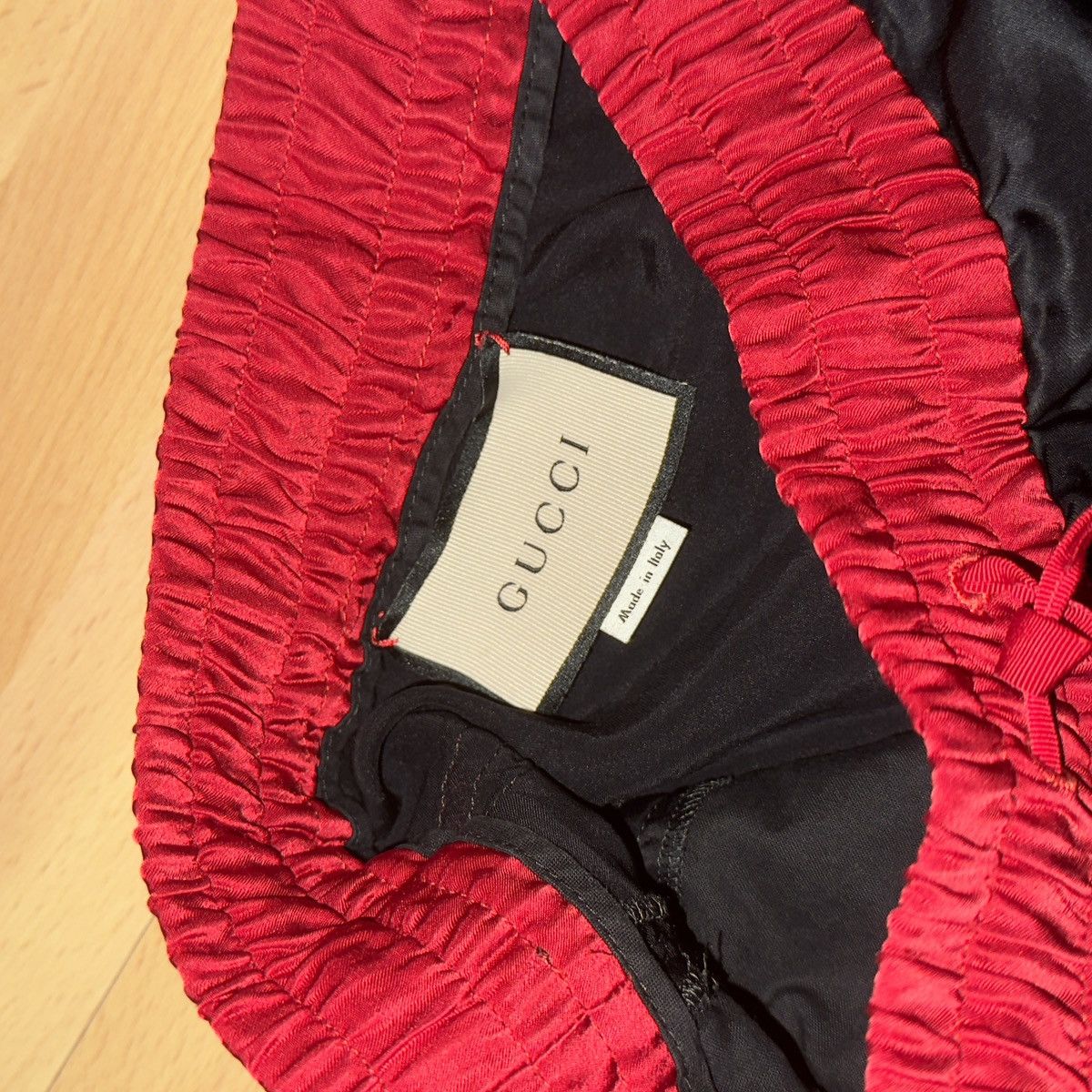 Gucci Gucci Logo Tape Satin Shorts Black/Red Size US 31 - 4 Thumbnail