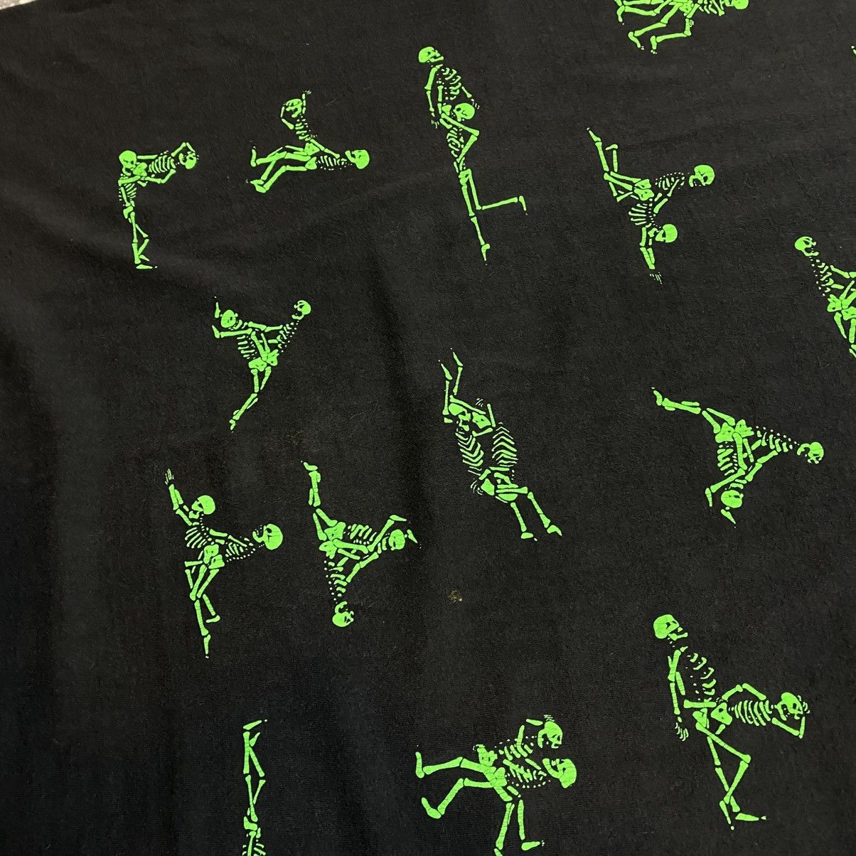Vintage Vintage Skeleton Sex Bone in Love 90’s Humor tee Size US L / EU 52-54 / 3 - 4 Thumbnail