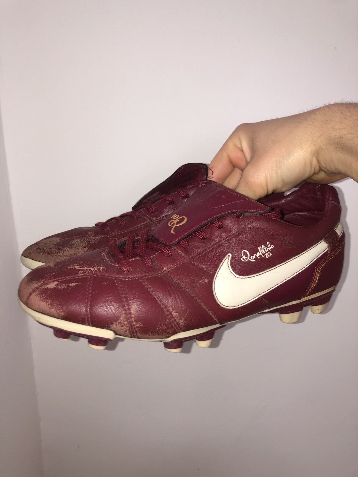 r10 cleats