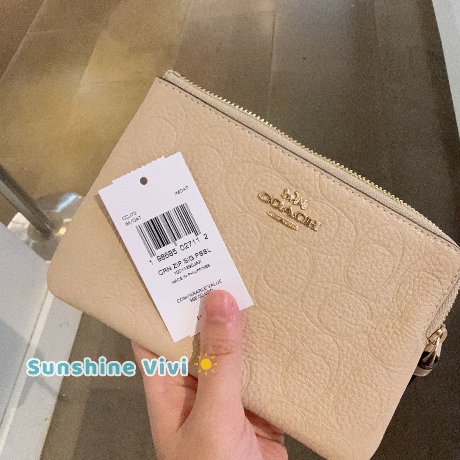 Coach NWT Coach Corner Zip Wristlet In Signature Leather Oat CCJ73 Size ONE SIZE - 4 Thumbnail