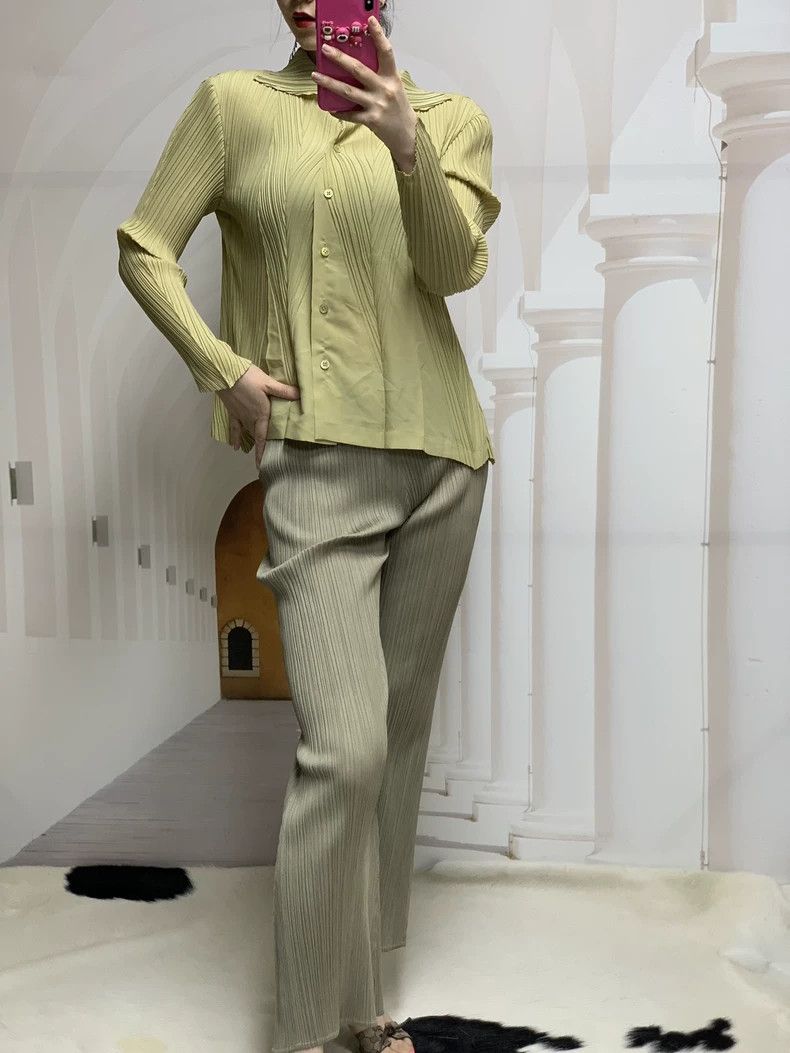 Issey Miyake Issey Miyake A light yellow pleated top Size 3XL / US 20-22 - 1 Thumbnail