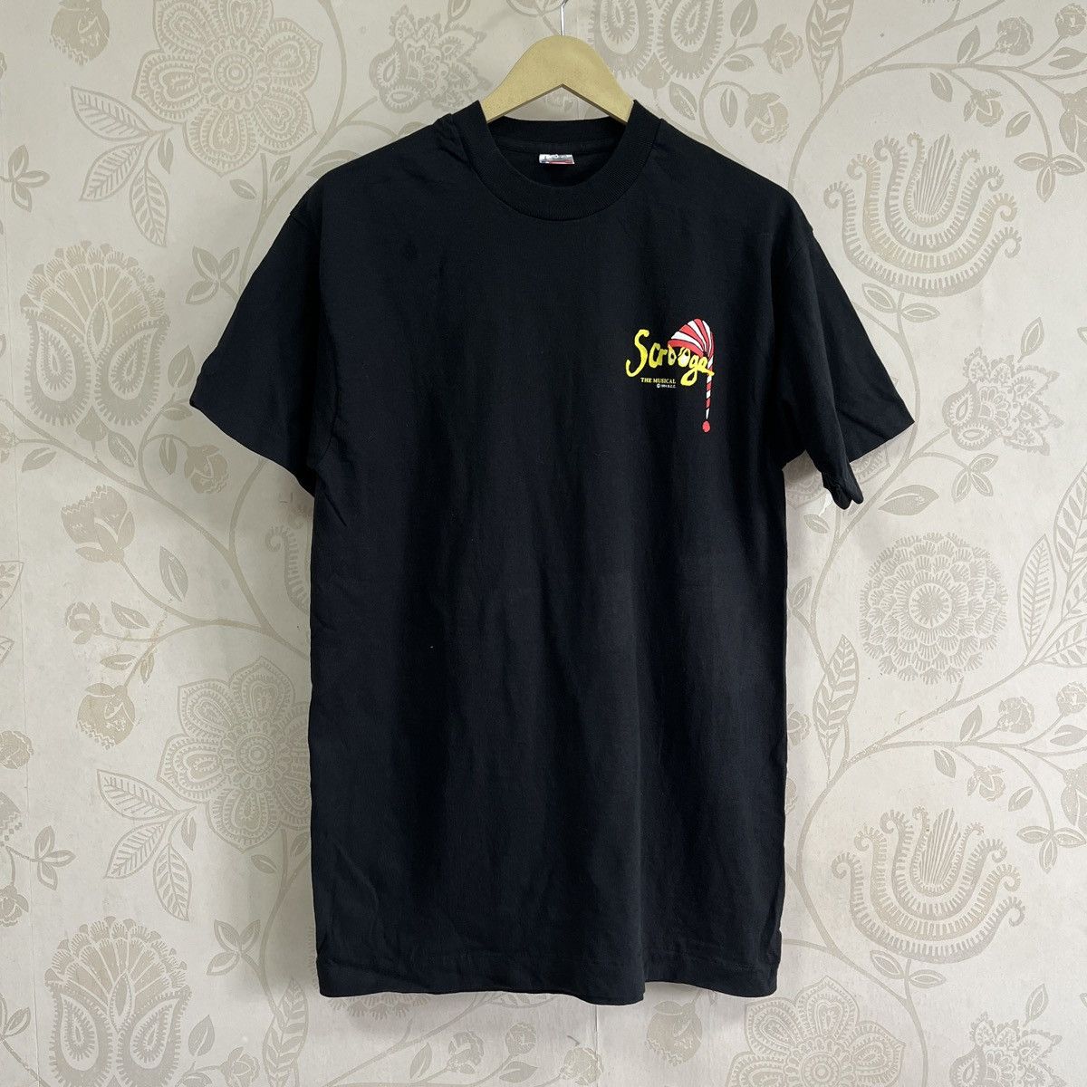 Other Vintage Copyright 1994 Scrooge The Musical TShirt Size US L / EU 52-54 / 3 - 3 Thumbnail