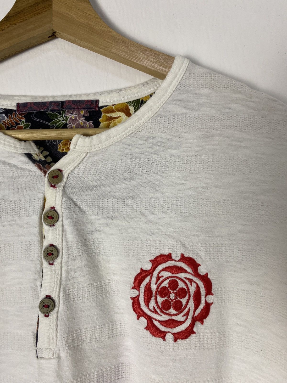 20471120 × Japanese Brand × Vintage Sukajan Koi Sakura Embroidered Japan Tee Size US XL / EU 56 / 4 - 6 Thumbnail