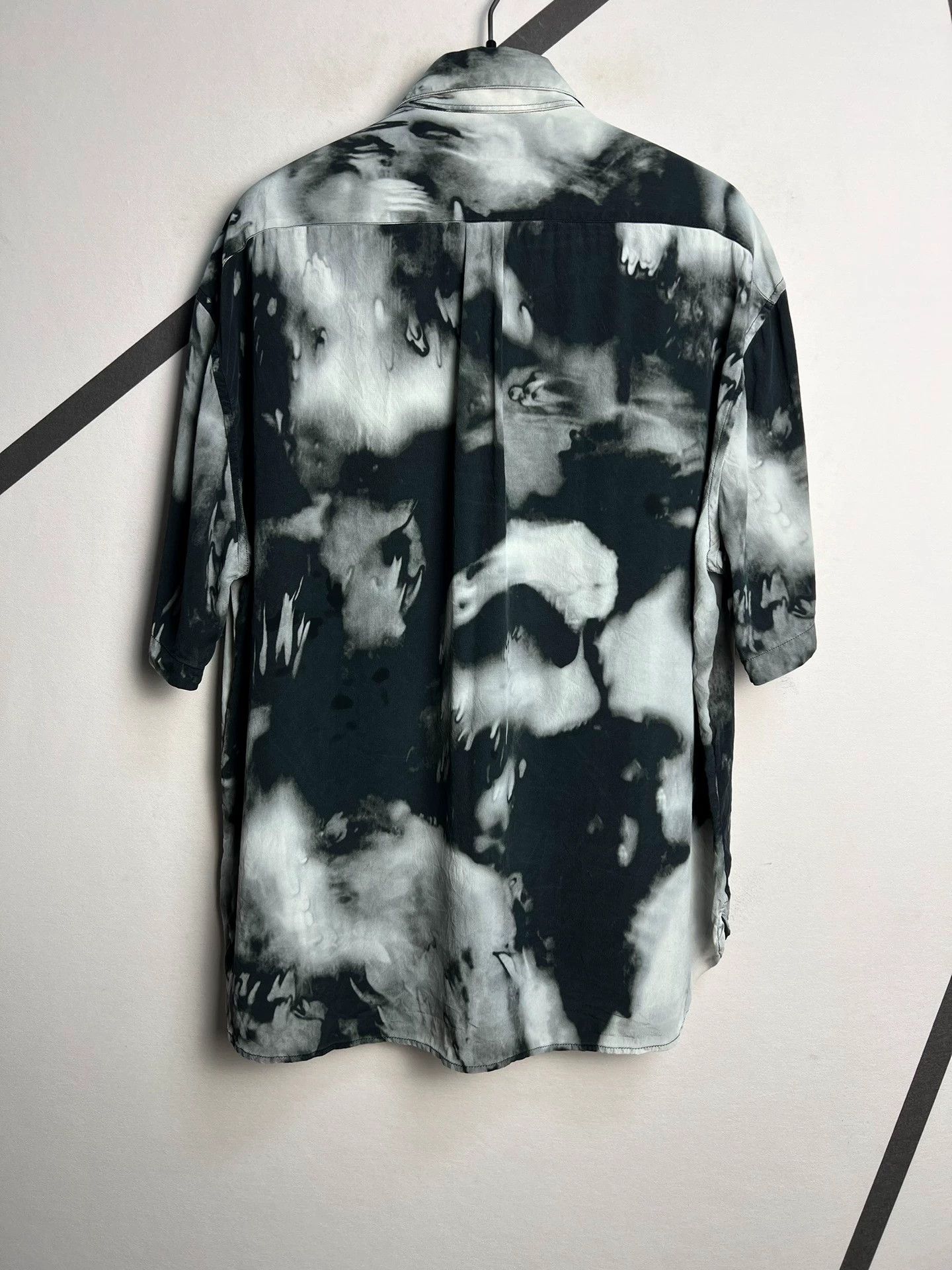 Saint Laurent Paris Saint Laurent Spring/Summer 2018 Splatter Print Silk Shirt Size US S / EU 44-46 / 1 - 2 Thumbnail