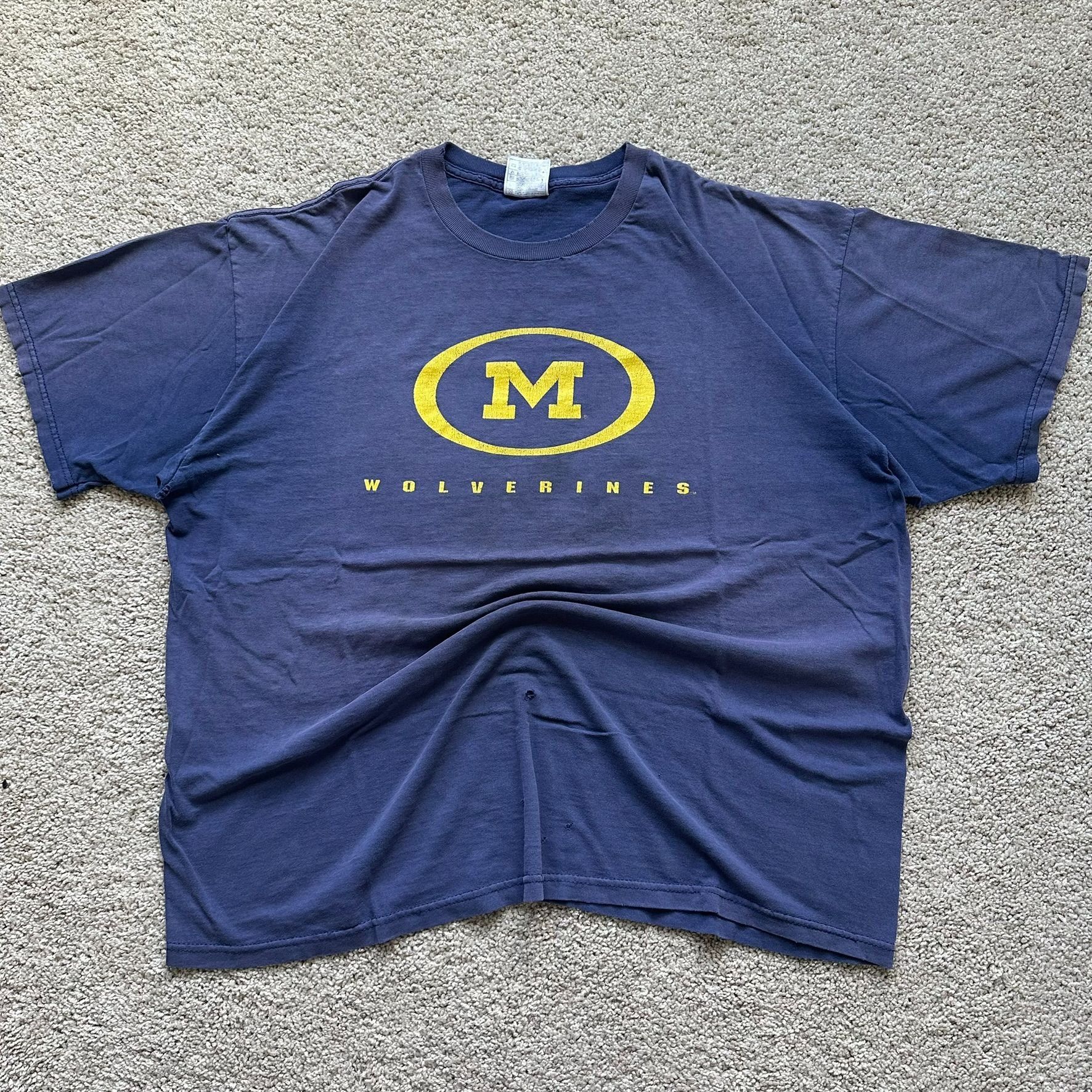 Nike Vintage 90s Nike Michigan Wolverines T-Shirt Thrashed Distre Size US XL / EU 56 / 4 - 1 Thumbnail