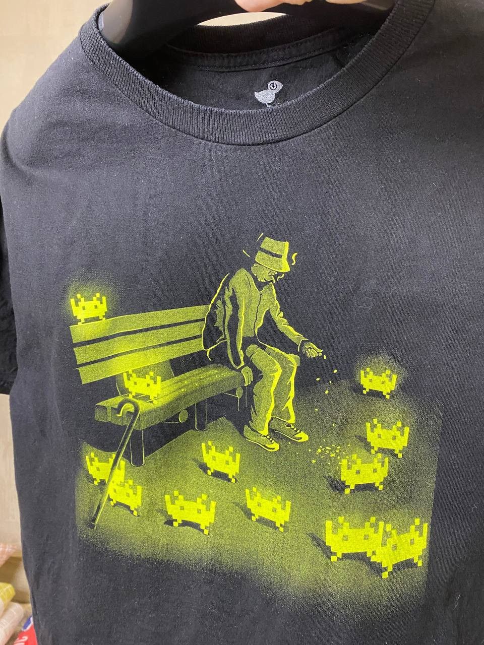 Playstation 🔥 Space Invaders Feeding The Pixels Vintage Game T Shirt Y2K Size US L / EU 52-54 / 3 - 5 Thumbnail