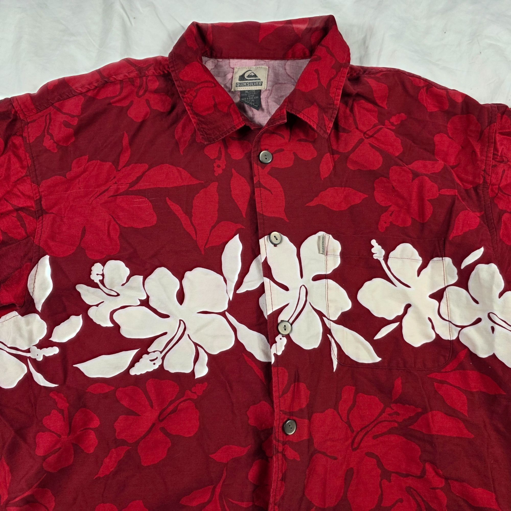 Quiksilver Quiksilver Hawaiian Floral Mens Size XL Red White Short Slee Size US XL / EU 56 / 4 - 3 Thumbnail