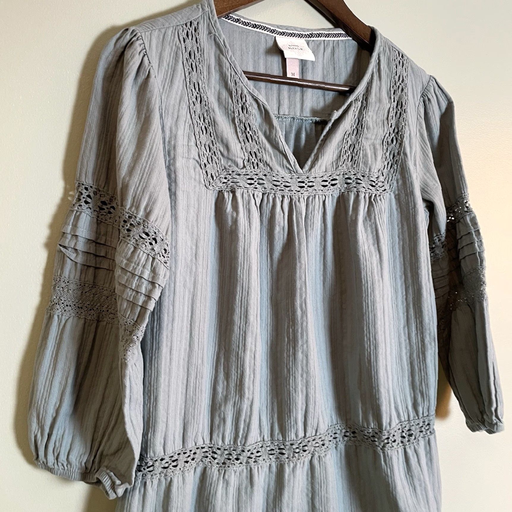 Vintage VINTAGE Knox Rose Shirt Womens Medium Pale Blue Long Sleeve Crochet Eyelet Boho Dainty Size S / US 4 / IT 40 - 4 Thumbnail