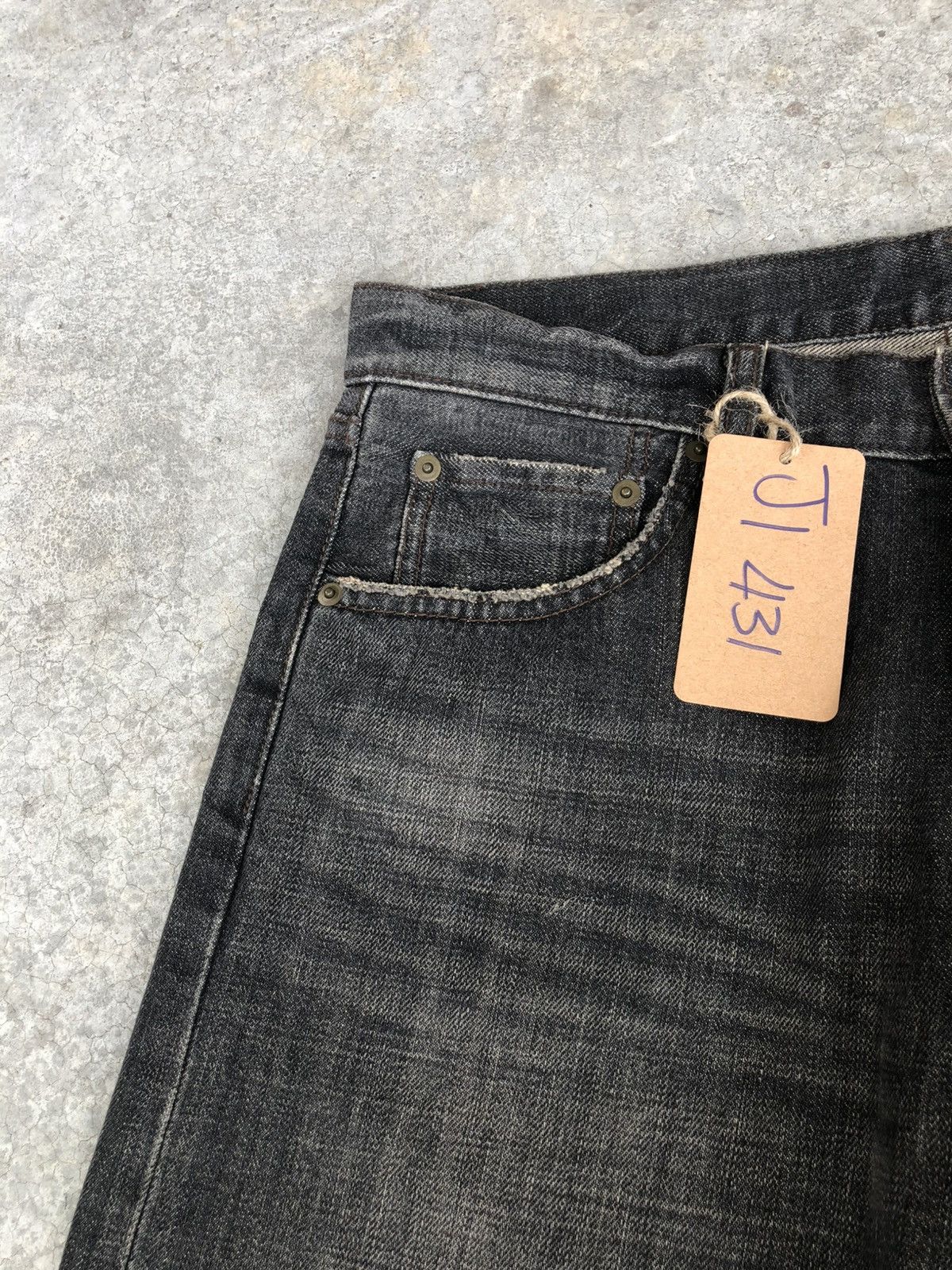 If Six Was Nine Mudwash Uniqlo Distressed Jeans Size US 32 / EU 48 - 14 Thumbnail