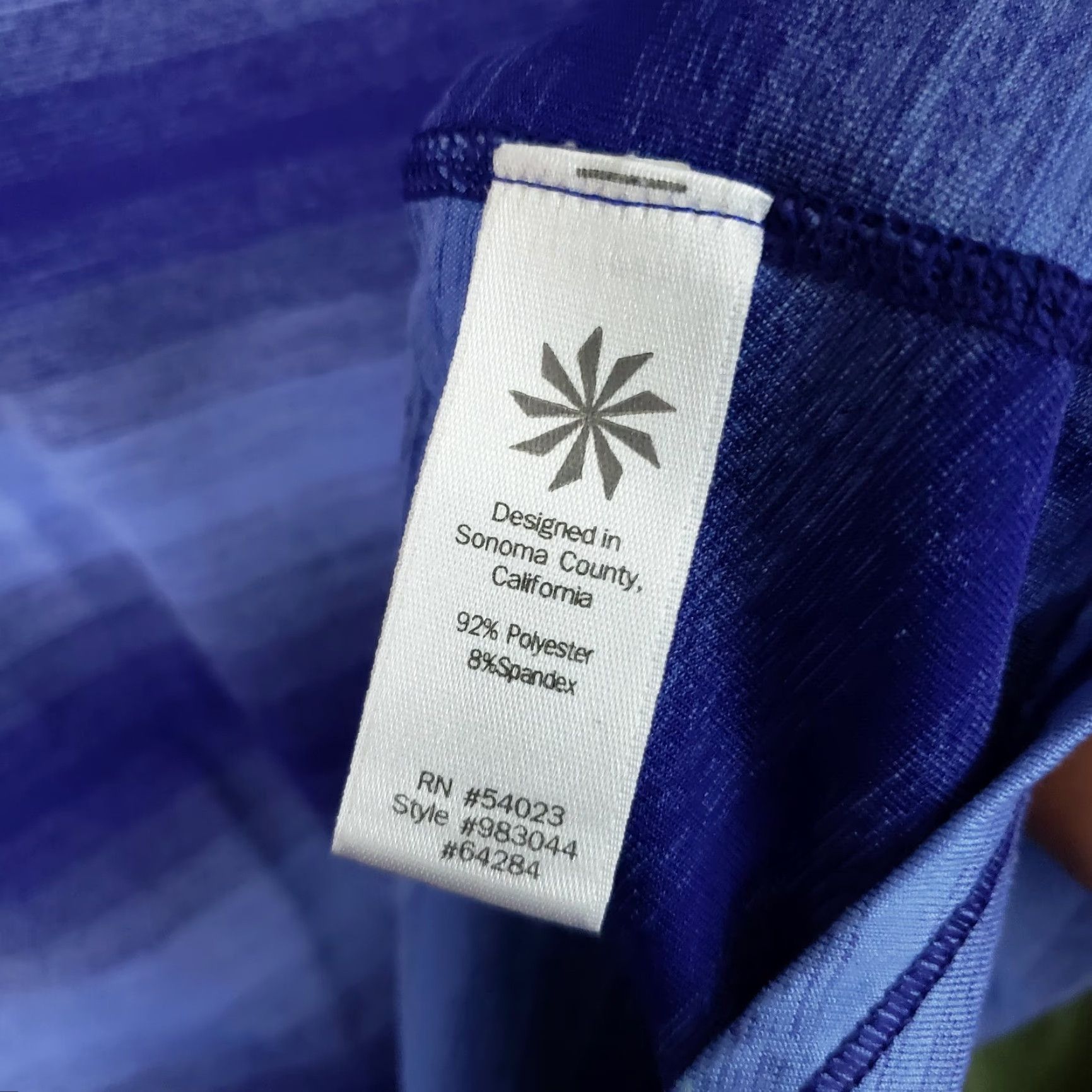 Athleta Athleta Chi Ombre Tank Small Blue Striped Scoop Neck Racerback Womens Size ONE SIZE - 5 Thumbnail