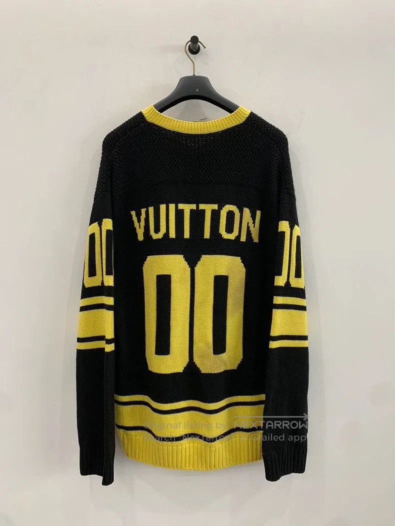 Louis Vuitton Louis Vuitton Yellow Logo V . Size US L / EU 52-54 / 3 - 2 Thumbnail