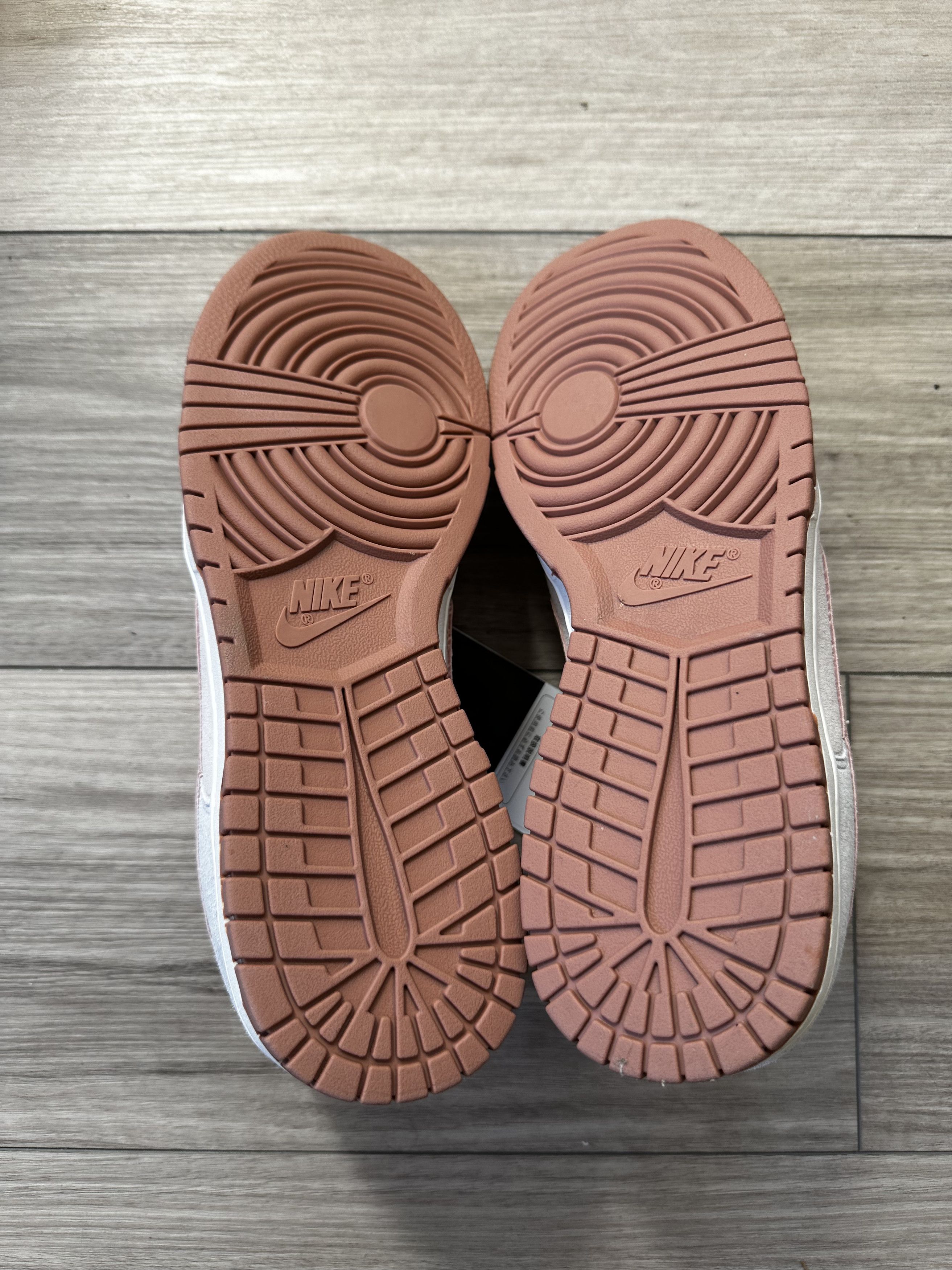 Nike Nike 2022 'Fossil Rose' Dunk Low Premium Size US 11 / EU 44 - 7 Thumbnail