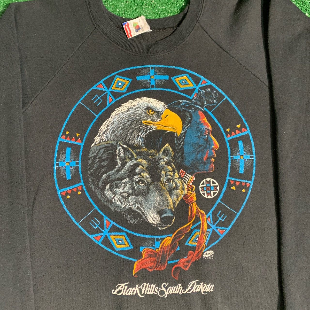 Fruit Of The Loom × Vintage Vintage 90s Black Hills South Dakota Native American Sweat Size US XL / EU 56 / 4 - 2 Thumbnail