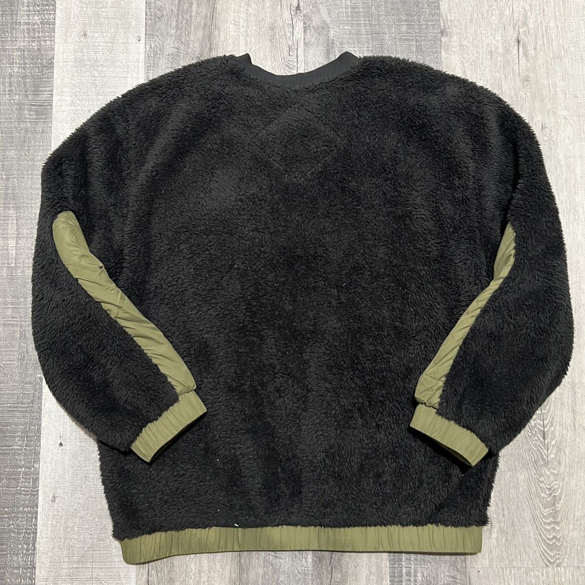 Ugg UGG Niko Sherpa Fleece Black Pullover Crewneck Warm Sweater Size L / US 10 / IT 46 - 2 Thumbnail