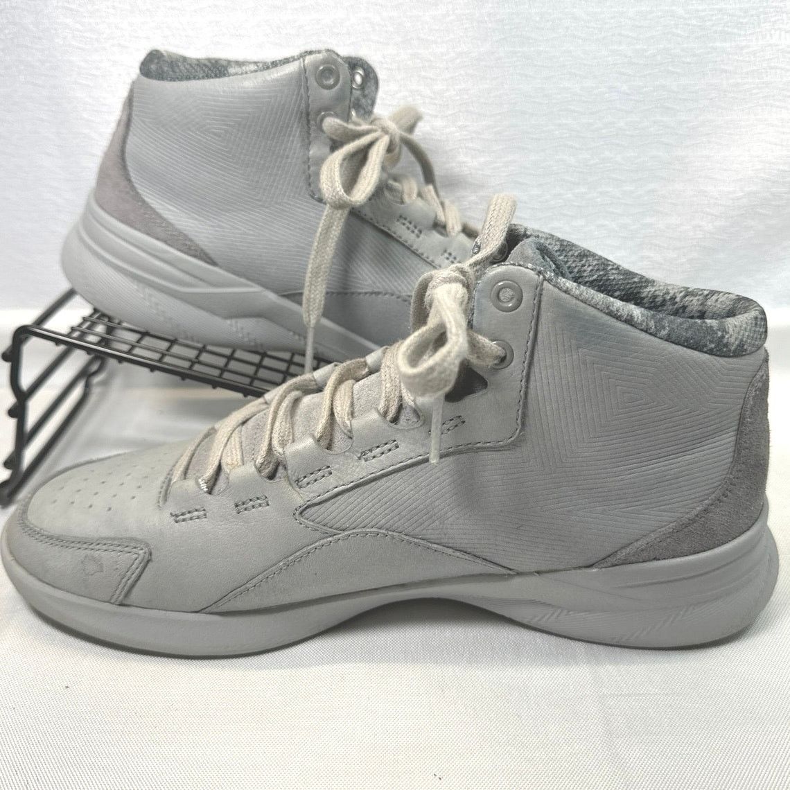 Under Armour Under Armour Gray Leather Suede Sneaker women sz 7 Size US 7 / IT 37 - 2 Thumbnail