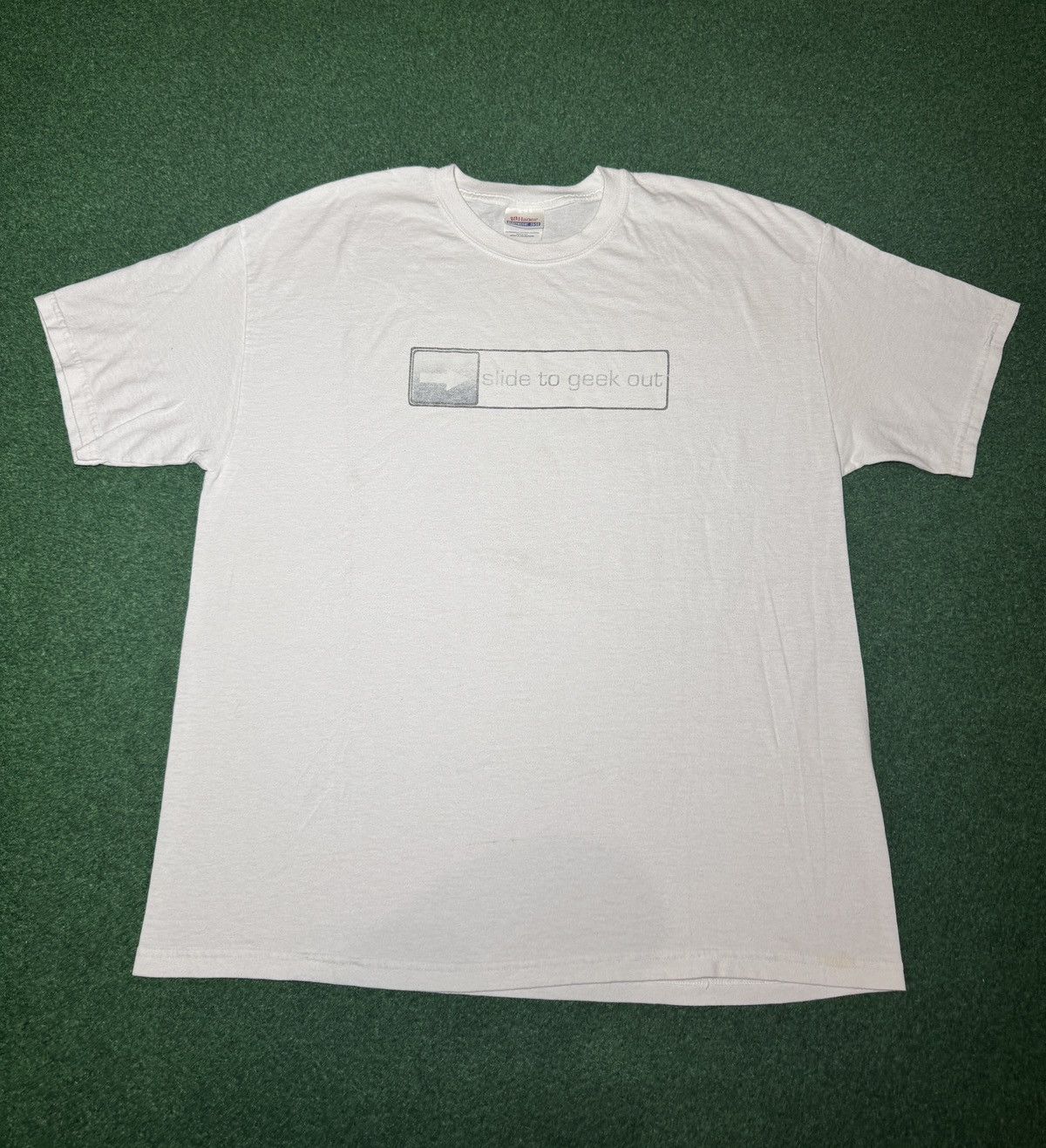Vintage Slide To Unlock iPhone Apple Ipod Funny Geek Out XL T Shirt Size US XL / EU 56 / 4 - 1 Thumbnail