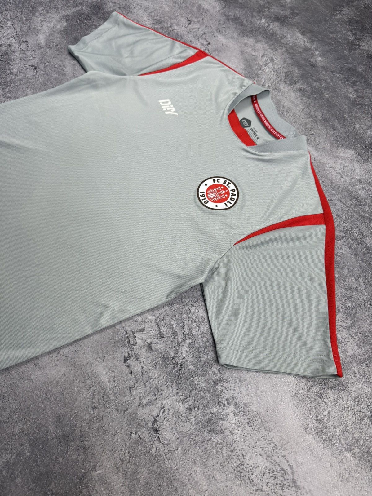 Sports Specialties St. Pauli Hamburg DIIY Training Set Jersey Shorts Size M Size US M / EU 48-50 / 2 - 3 Thumbnail
