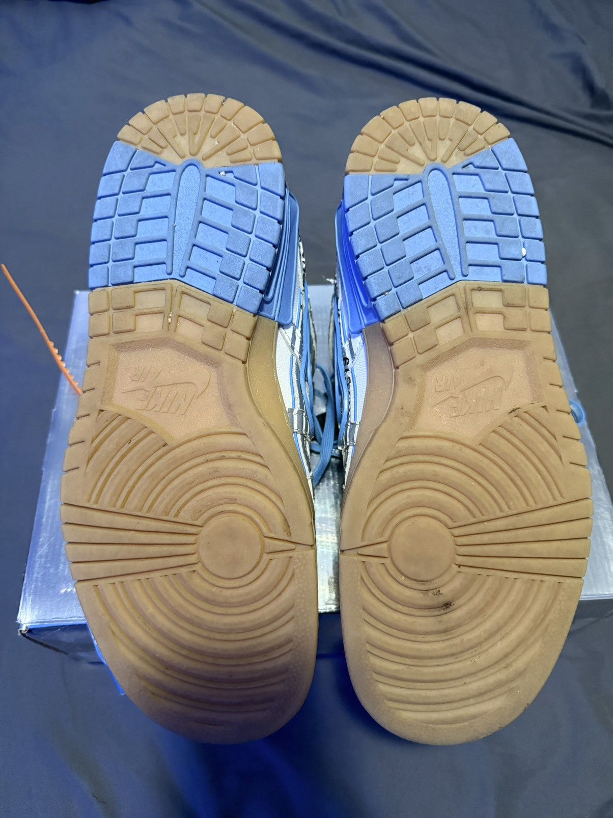 Nike × Off-White Off-White UNC Nike Air Rubber Dunk Size 11 Size US 11 / EU 44 - 6 Thumbnail