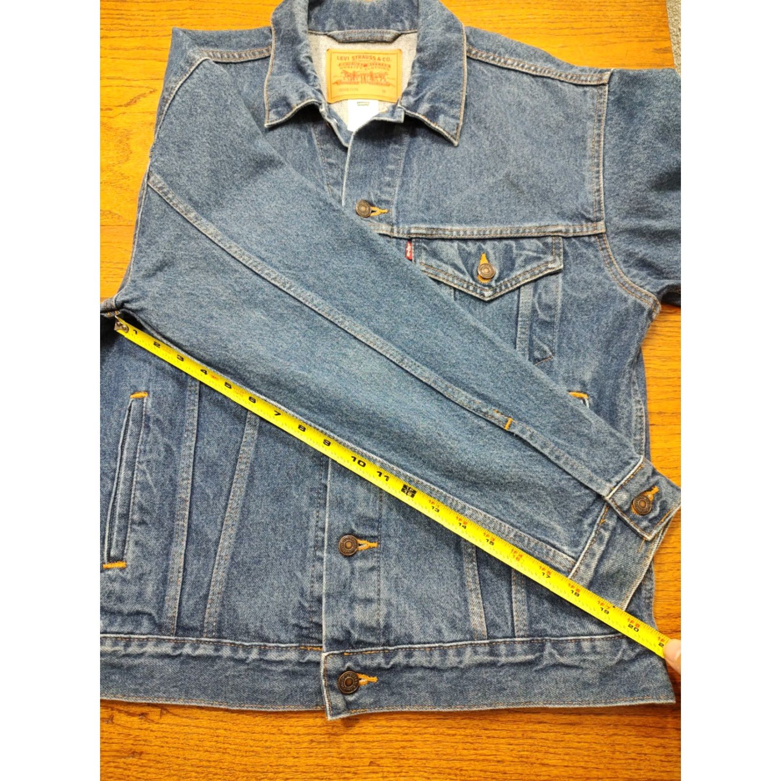 Levi's VINTAGE Levi's Denim Trucker Jacket Mens M Western Cowboy 90s 00s Blue Cotton Jacket 7112 70508 7110 80s 90s Mens M Denim Jeans Trucker Shirt/ Jacket Size US 29 - 6 Thumbnail