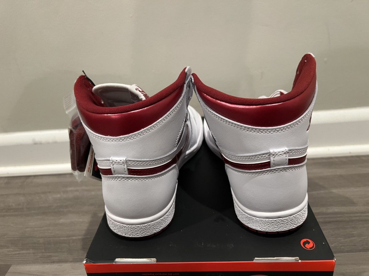 Jordan Brand Size 8.5 AIR JORDAN 1 RETRO HI 85 OG METALLIC BURGUNDY WHITE Size US 8.5 / EU 41-42 - 5 Thumbnail