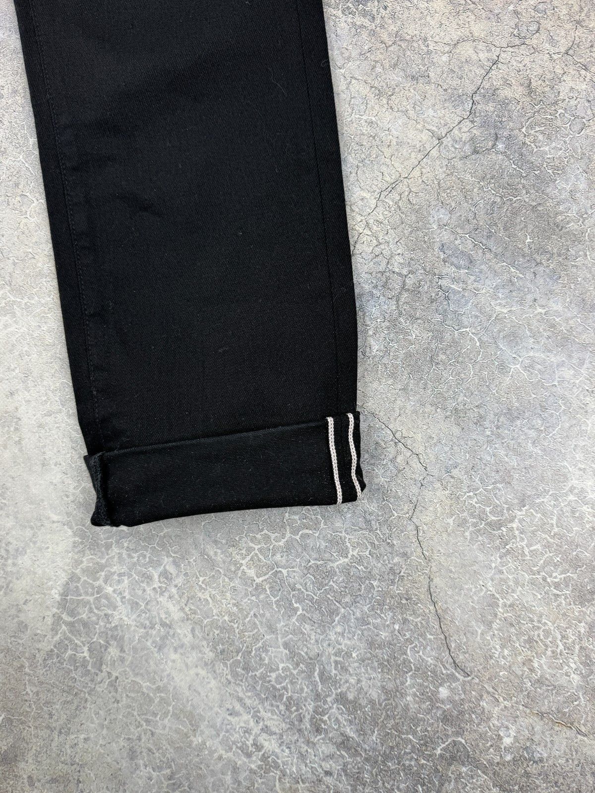 Uniqlo Uniqlo Red Selvedge Denim Black Jeans W31 L32 Size US 31 - 4 Thumbnail
