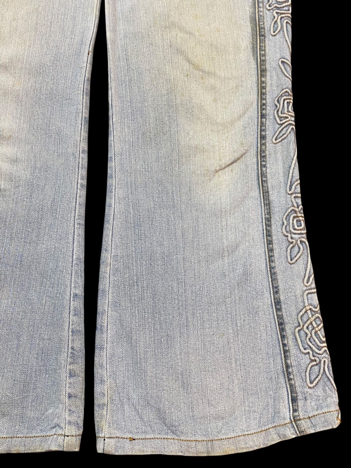 Japanese Brand Vintage Japanese Brands Faded Wash Flare Soft Jeans Size US 29 - 11 Thumbnail