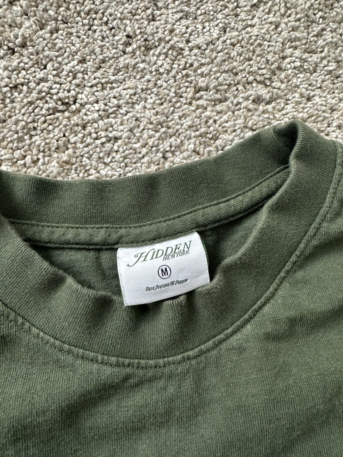 HIDDEN HIDDEN NY past present future Size US M / EU 48-50 / 2 - 3 Thumbnail