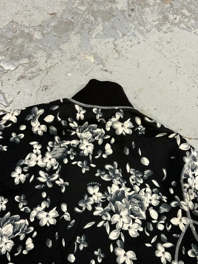 Givenchy SS2018 Givenchy Sample Black Floral Track Jacket Size US M / EU 48-50 / 2 - 7 Thumbnail