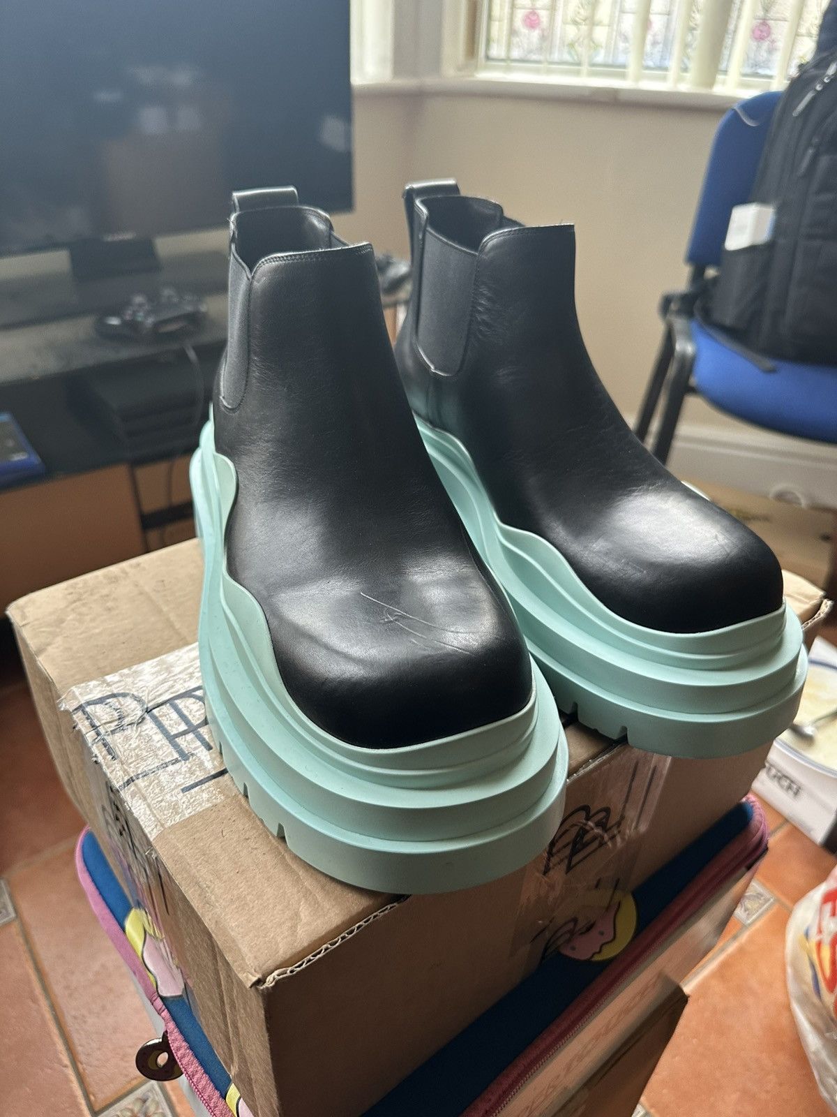 Bottega Veneta Bottega Veneta Tire Ankle Chelsea Boot 'Black Blue' Size US 6 / EU 39 - 11 Thumbnail