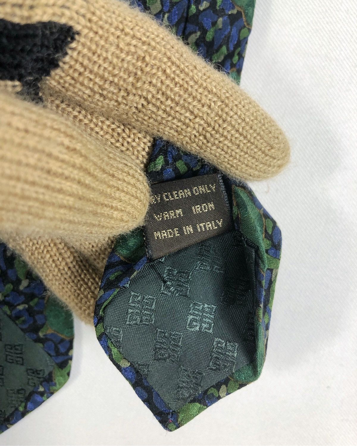 Givenchy Vintage Givenchy Gentleman Floral Silk Tie Made in Italy Size ONE SIZE - 9 Thumbnail