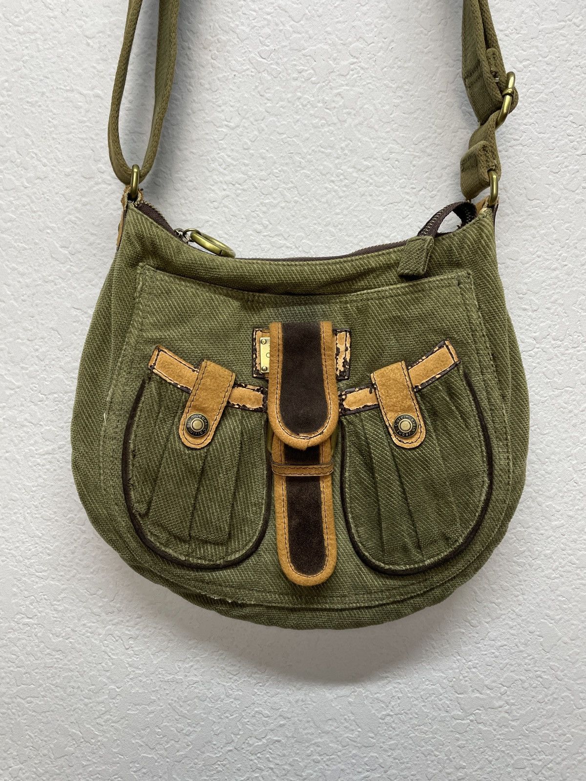 Vintage Vintage Y2K Calvin Klein Velvet Shoulder Bag Size ONE SIZE - 8 Thumbnail