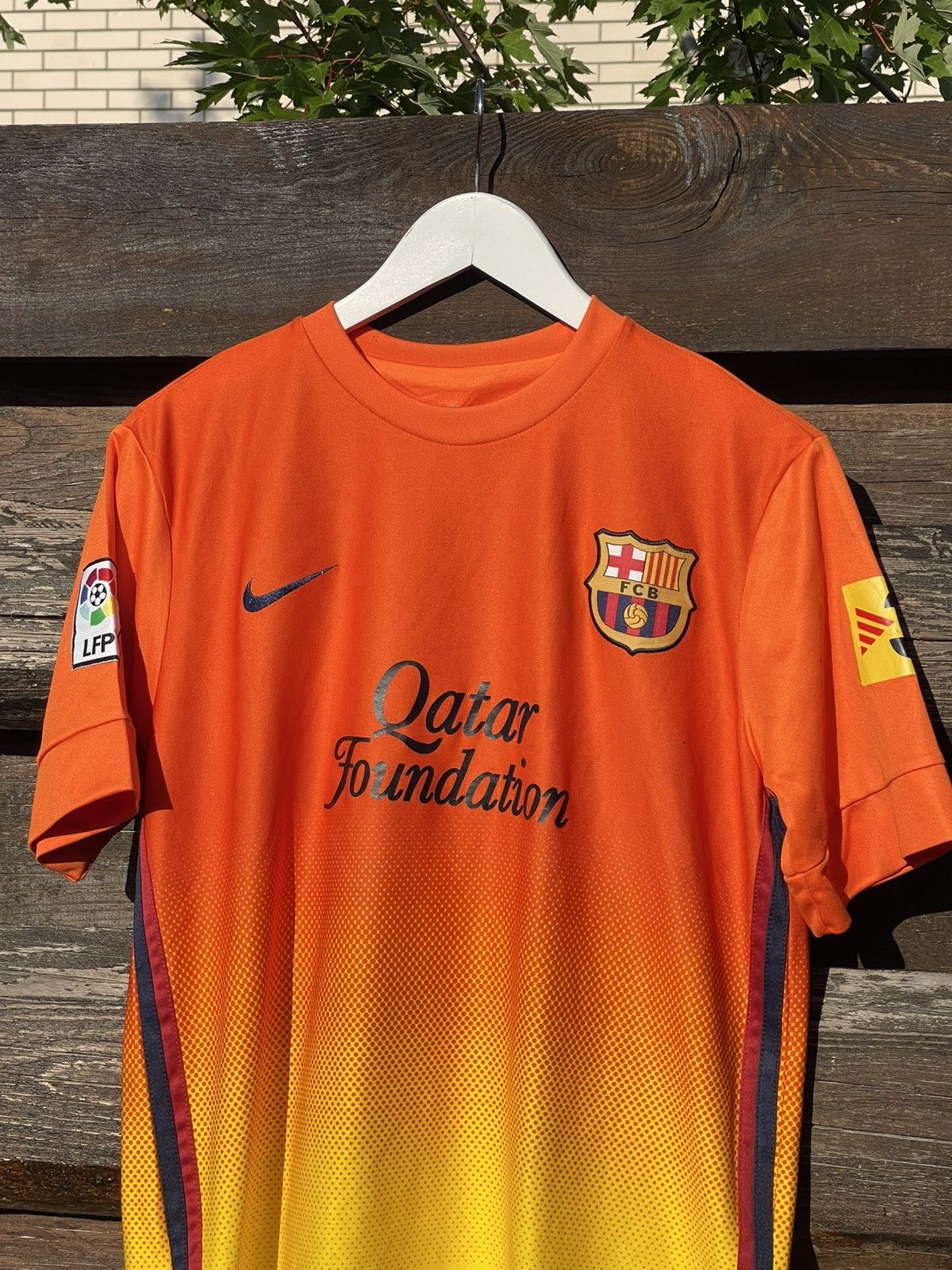 Nike 2012 Nike Barcelona #8 Iniesta soccer jersey Size US M / EU 48-50 / 2 - 3 Thumbnail