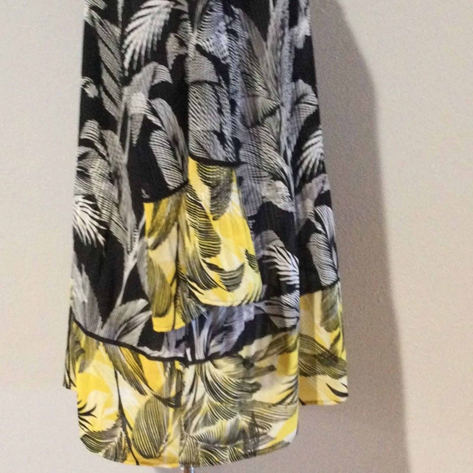 Other Catherines Multicolor Stretch Beaded Blouse Size 3X 26/28W Size 3XL / US 20-22 - 7 Thumbnail