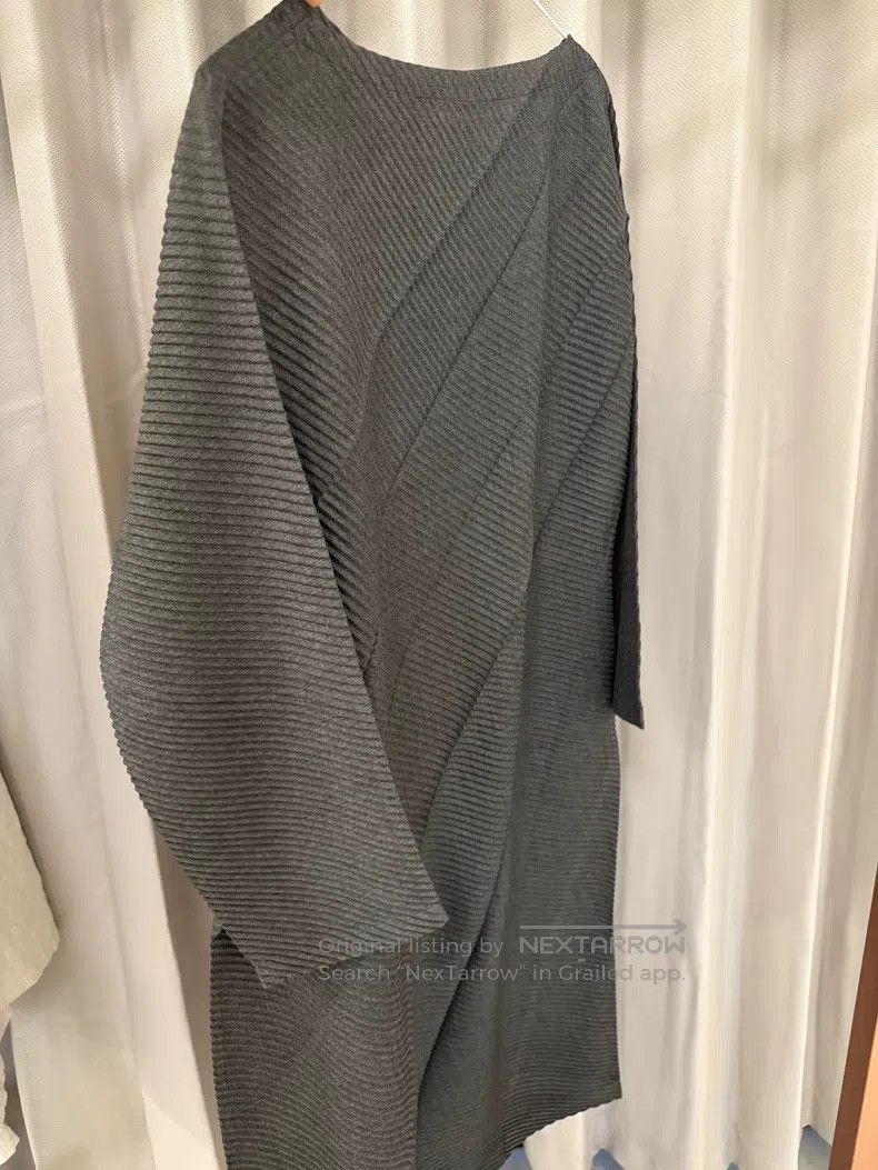Issey Miyake Issey Miyake Stretch Pleated Dress Size M / US 6-8 / IT 42-44 - 2 Thumbnail