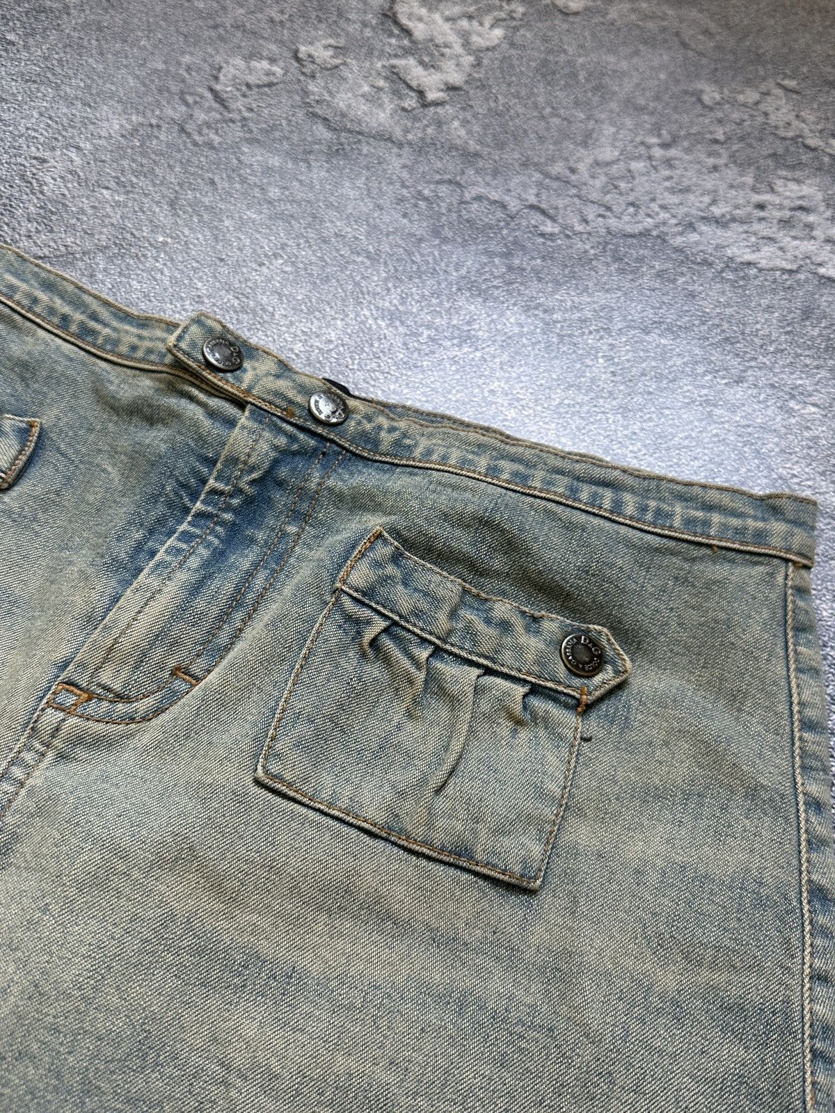 Dolce & Gabbana Vtg 90s Dolce & Gabbana Y2K Wash Denim Pocket Skirt 40 Italy Size 26" / US 2 / IT 38 - 9 Thumbnail