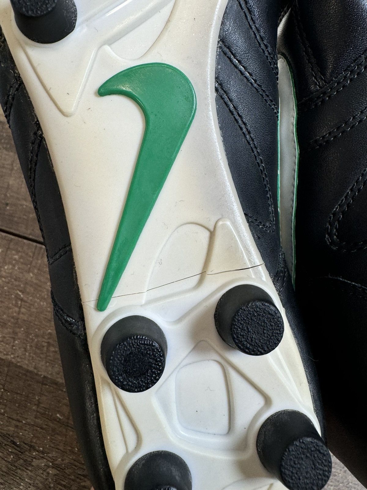Nike Nike Eurostrike Vintage Football soccer Ronaldo r9 New Sz 9 Size US 9 / EU 42 - 8 Thumbnail