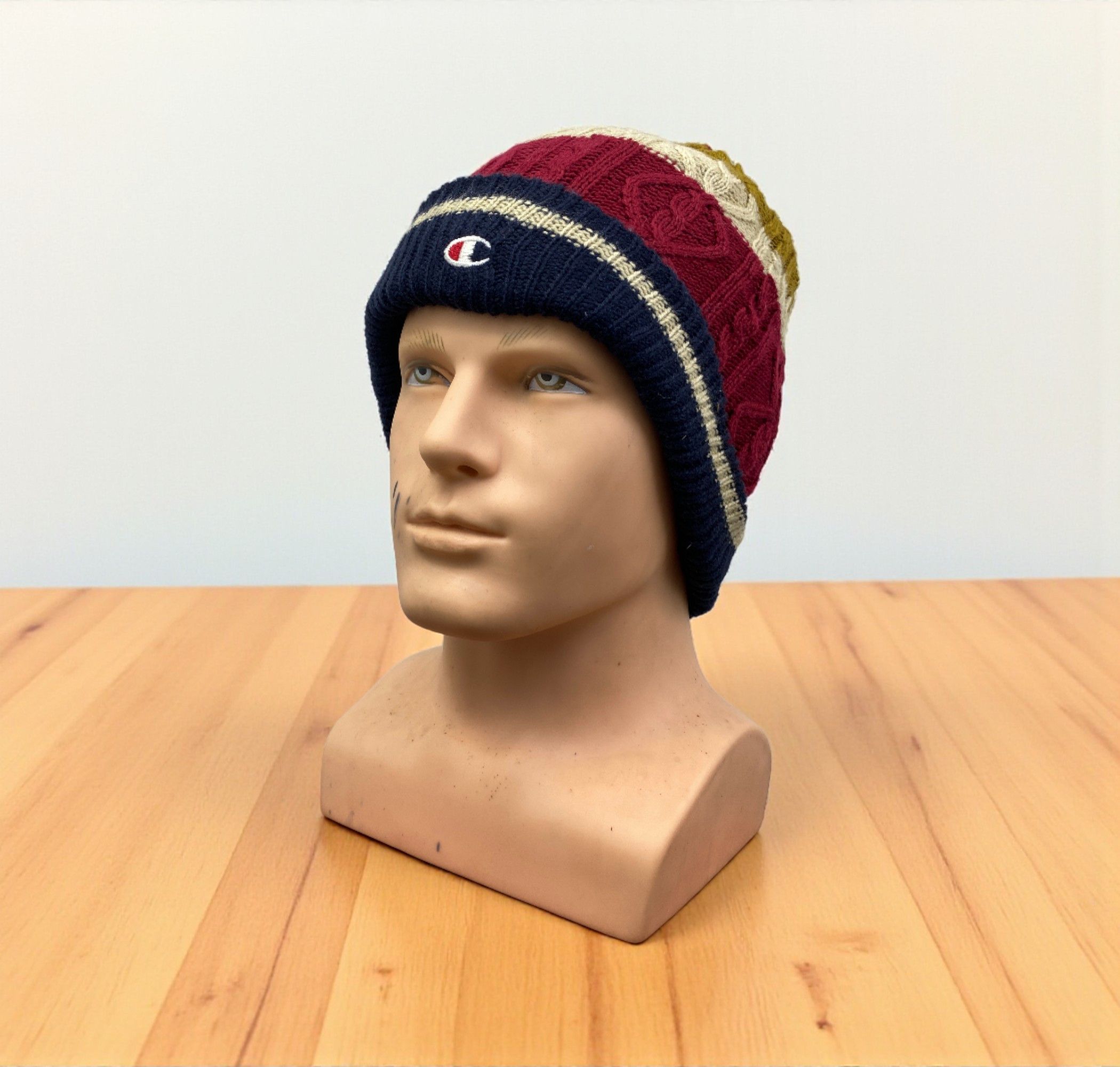 Champion Vintage Champion Stripes Beanie / Snow Hat BA0105 Size ONE SIZE - 1 Thumbnail