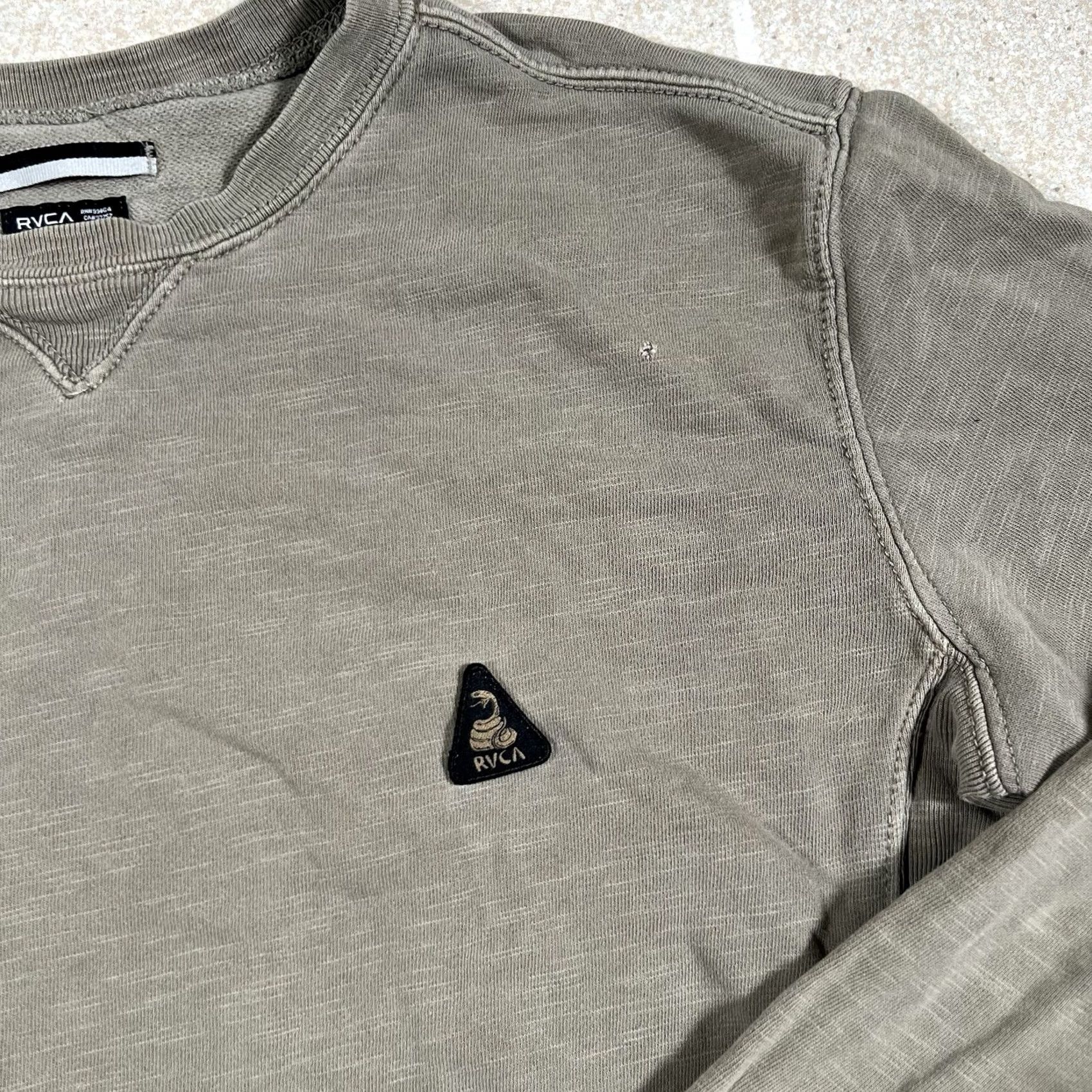 RVCA RVCA Crew Neck Sweater Mens Medium Gray Olive Chest Logo Long Sleeve Size US M / EU 48-50 / 2 - 3 Thumbnail